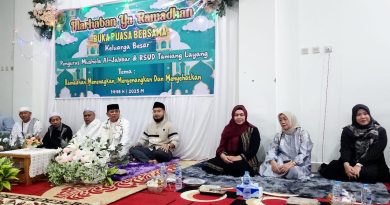 Bupati Bartim M.Yamin dan Ketua tum PKK bartim beserta Wakil Bupati Bartim , hadiri buka bersama di RSUD Tamiang layang