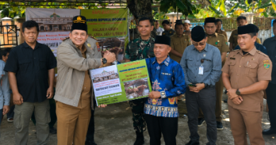 Pemkab Bartim Serahkan Hewan Kurban Bantuan Presiden untuk Masyarakat