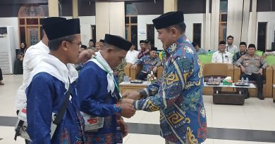 Pelepasan 103 Jemaah Haji, Bupati Bartim Titip Harapan Lewat Doa Untuk Daerah