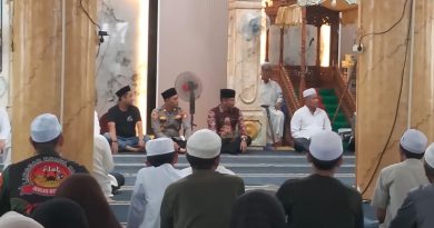 Camat Dusun Tengah Berangkatkan 50 CJH, Titip Pesan Jaga Nama Baik Daerah