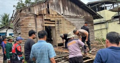 Polres Bartim Gelar Bedah Rumah untuk Warga Ampah Kota Jelang HUT Bhayangkara
