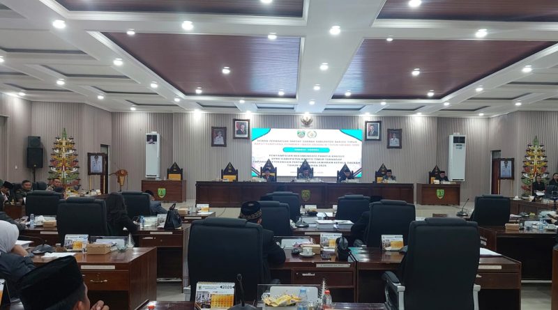 Melalui Rapat Paripurna, DPRD Bartim Sampaikan Rekomendasi Pansus terhadap LKPJ Kepala Daerah 2025
