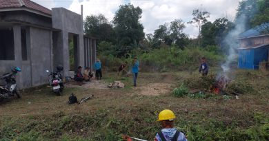 Disiapkan Jadi Pusat Kegiatan Keagamaan dan Sosial, PCNU Barito Timur Gotong Royong Bersihkan Musala AlIkhsan
