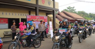 36 Paket Sembako Disalurkan untuk Warga Desa Binaan, Kapolres Bartim Lepas Bhabinkamtibmas